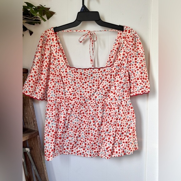 Old Navy Tops - 🌸 Floral Peplum Top | Women’s Size Large 🤍